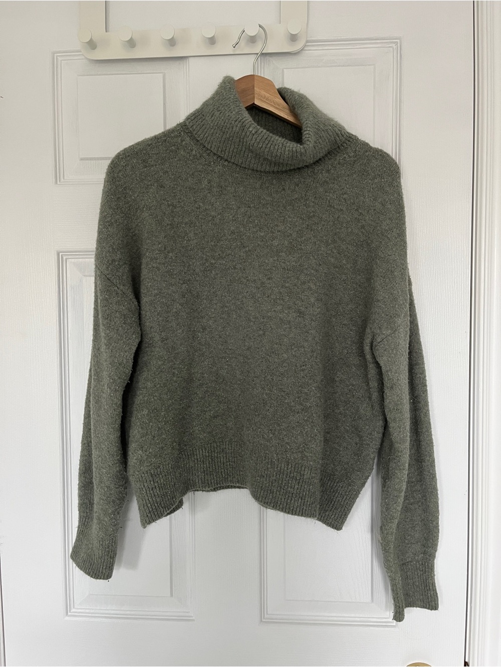 H&M Olive Green Turtleneck Sweater